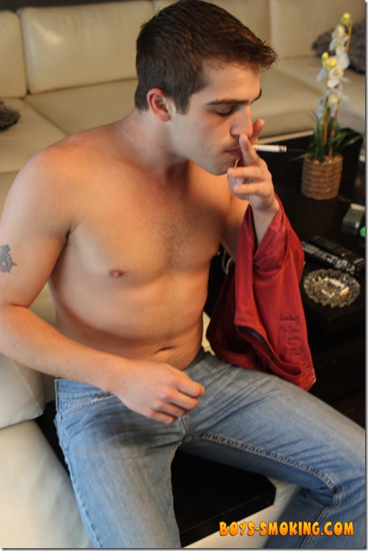 smoking Austin Ried Chainin (4)